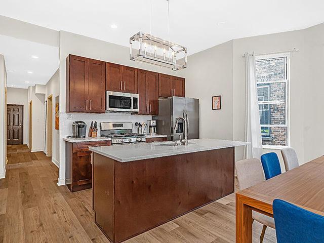 Spacious 5-Br Apt Next To Transit Free Parking Chicago Exterior foto
